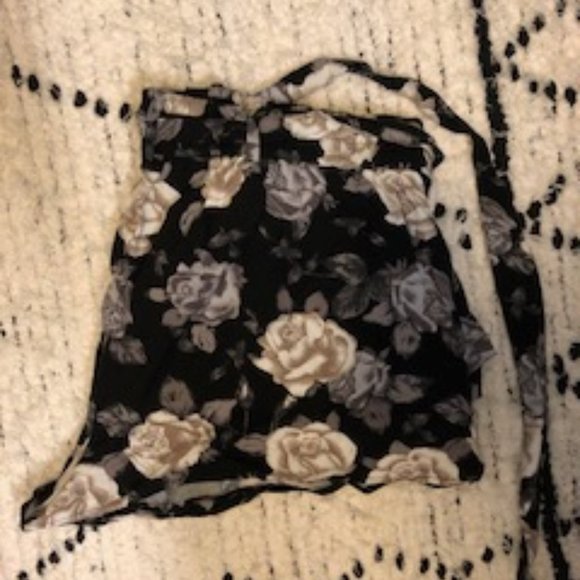 Talula Flowered shorts - Picture 2 of 2